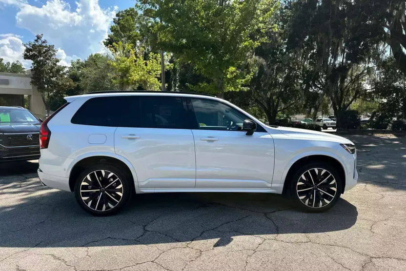 2026 Volvo XC90 photo 1