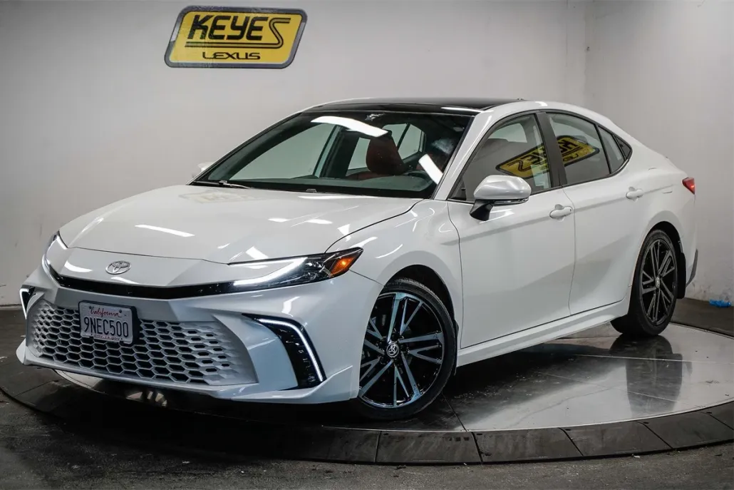 2025 Toyota Camry XSE photo 1
