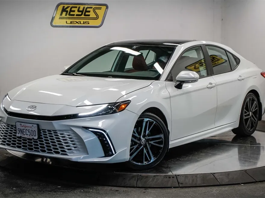 2025 Toyota Camry XSE photo 1