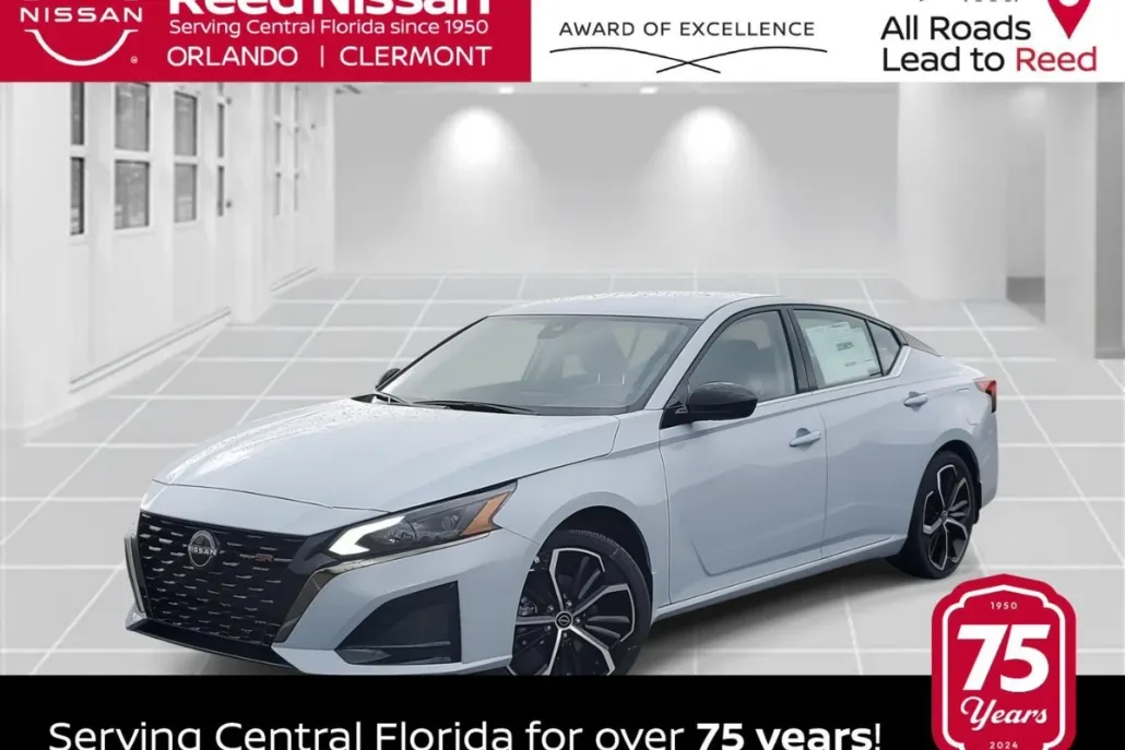 2025 Nissan Altima SR photo 1