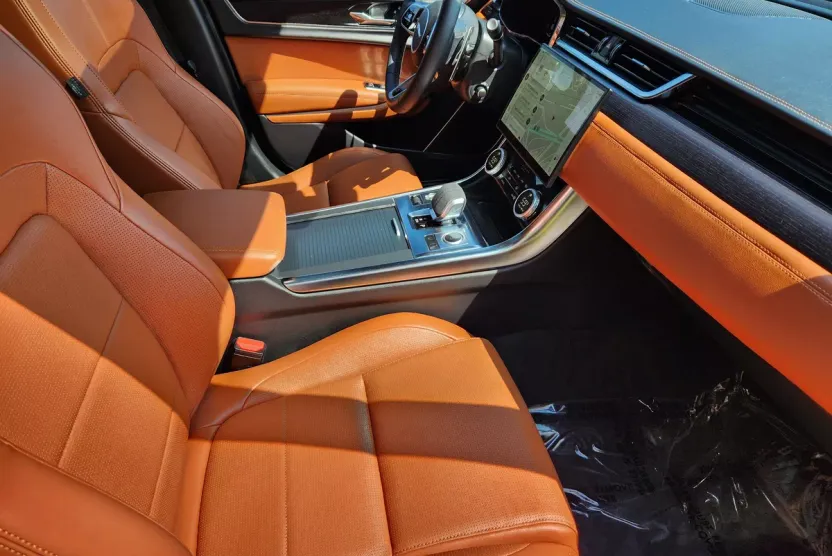 2024 Jaguar XF P300 R-Dynamic SE photo 1