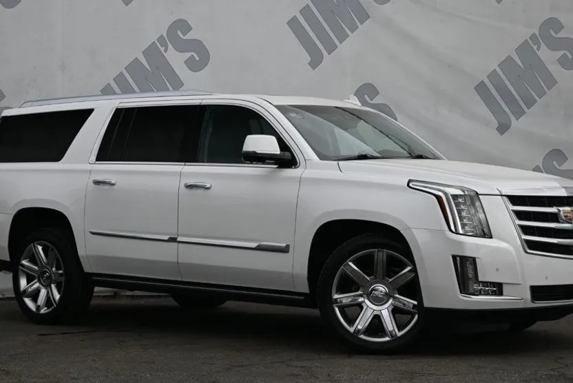 2016 Cadillac Escalade ESV Premium photo 1