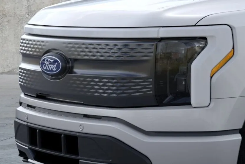 2025 Ford F-150 Lightning photo 1