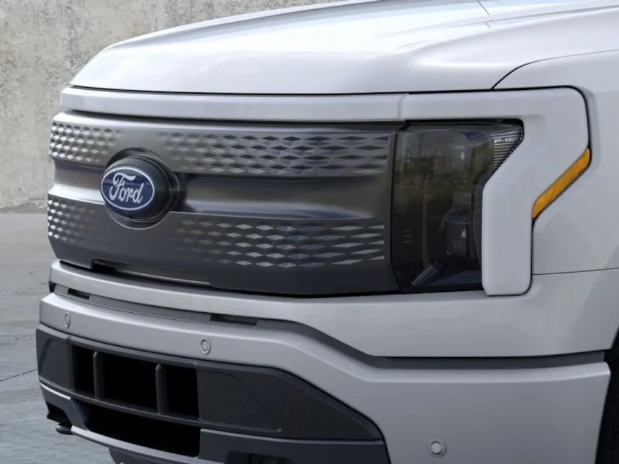 2025 Ford F-150 Lightning photo 1