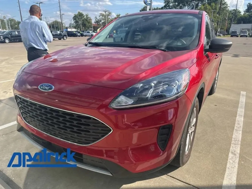 2022 Ford Escape SE Sport photo 1