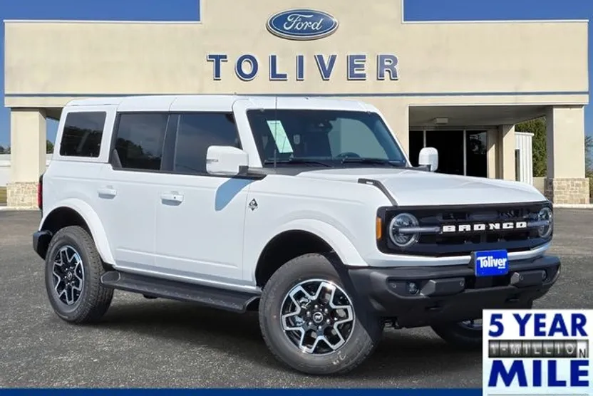 2025 Ford Bronco Outer Banks photo 1