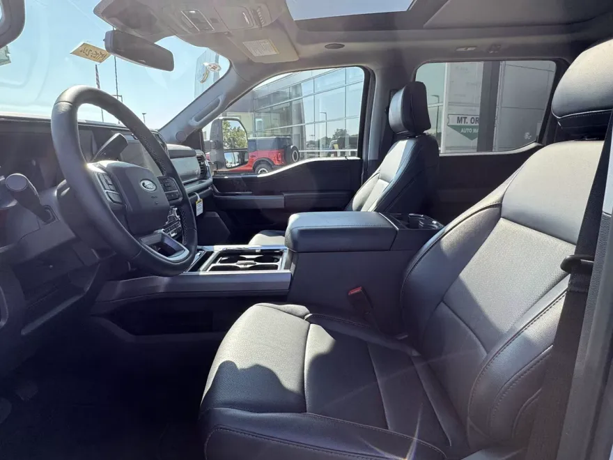 2025 Ford F-250 photo 1