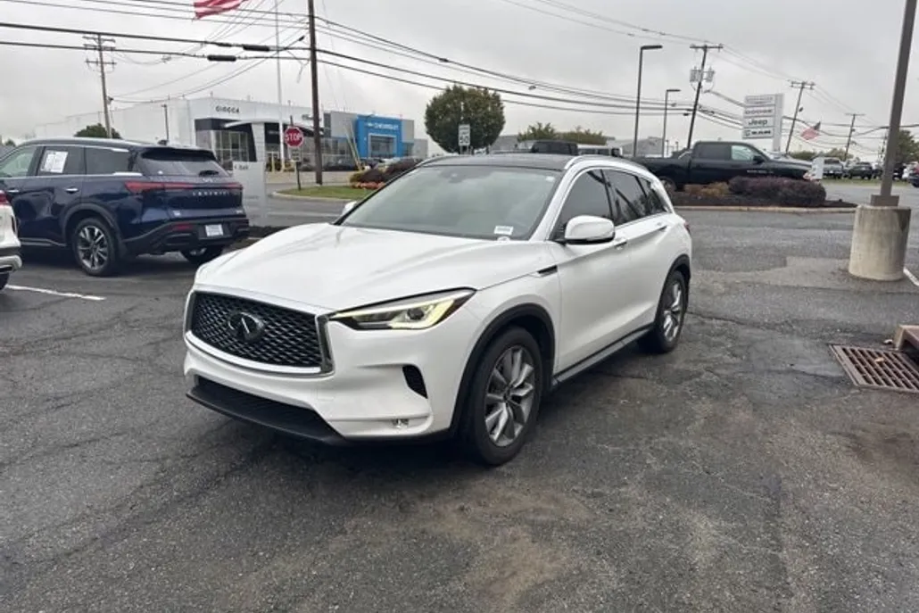 2019 Infiniti QX50 Luxe photo 1