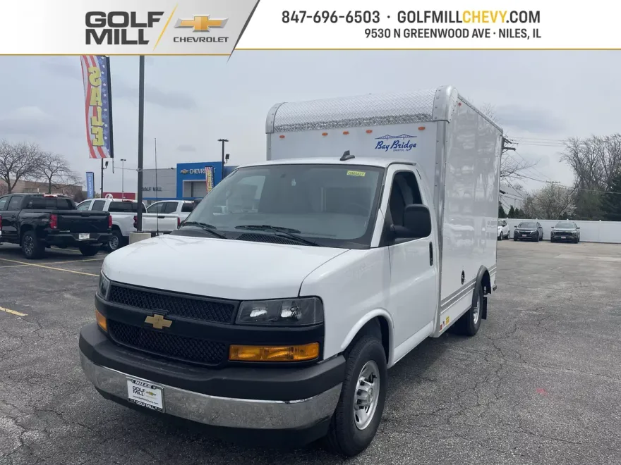 2025 Chevrolet Express 3500 Cutaway Van photo 1