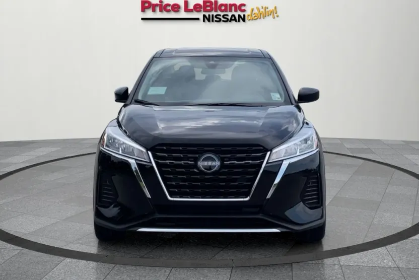 2025 Nissan Kicks Play S photo 1