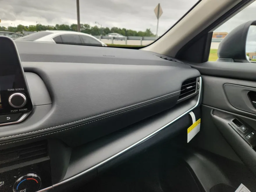 2026 Nissan Rogue S photo 1