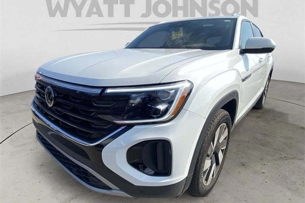 2024 Volkswagen Atlas Cross Sport SE Technology photo 1