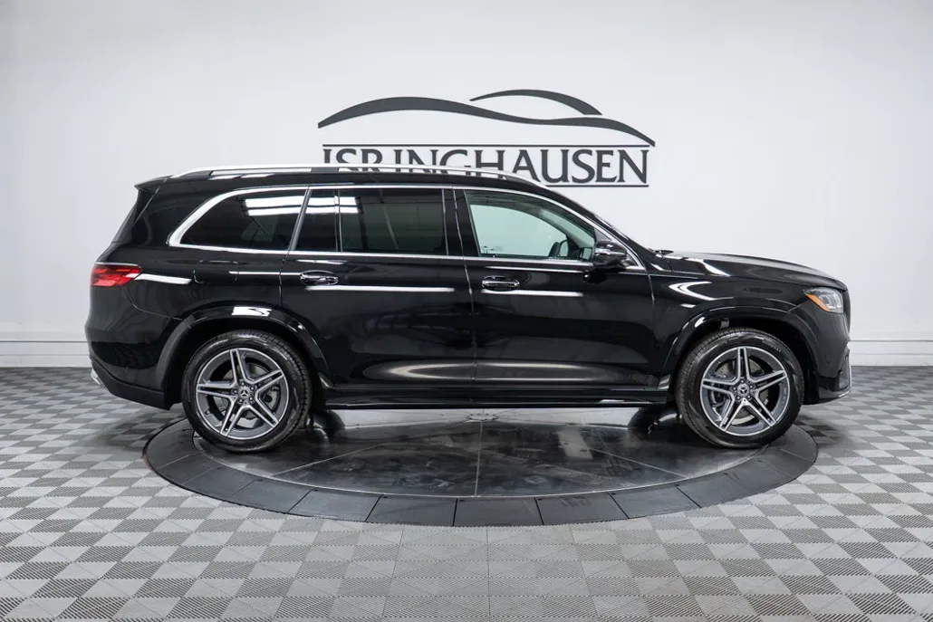 2026 Mercedes Benz GLS 450 4MATIC photo 1