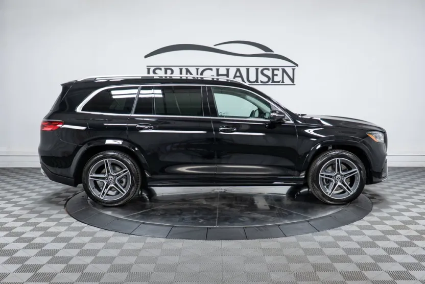 2026 Mercedes Benz GLS 450 4MATIC photo 1