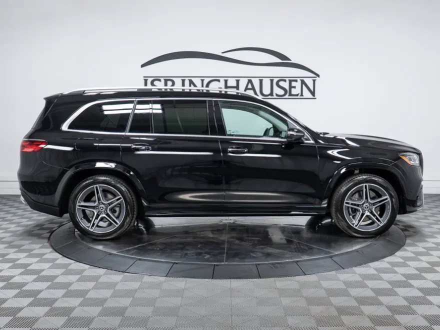 2026 Mercedes Benz GLS 450 4MATIC photo 1