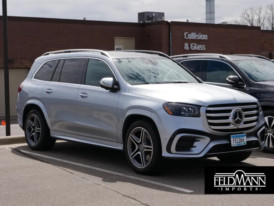 2025 Mercedes Benz GLS 450 4MATIC photo 1