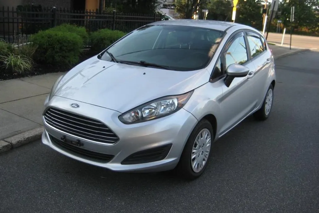 2017 Ford Fiesta S photo 1