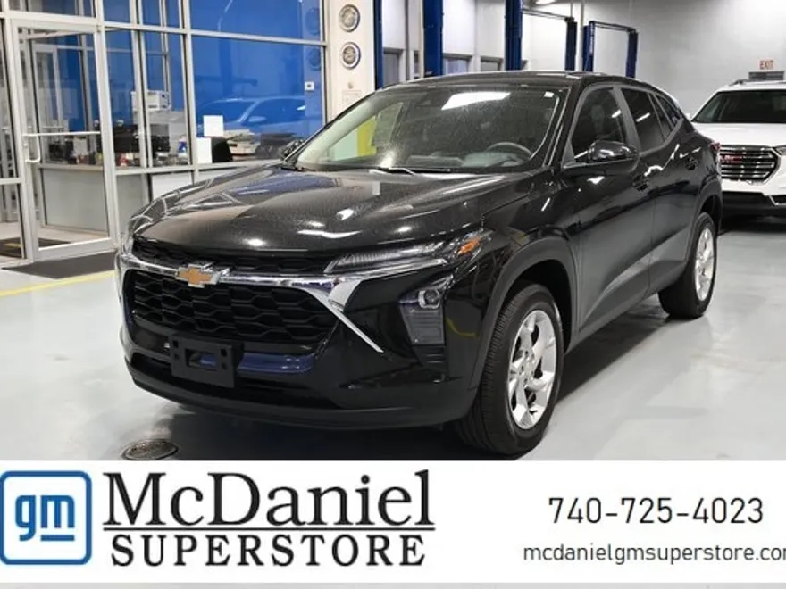 2024 Chevrolet Trax LS photo 1