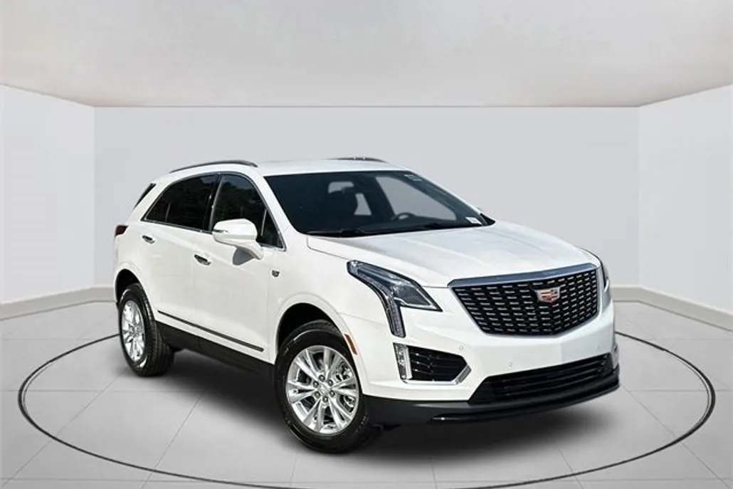 2025 Cadillac XT5 Luxury photo 1
