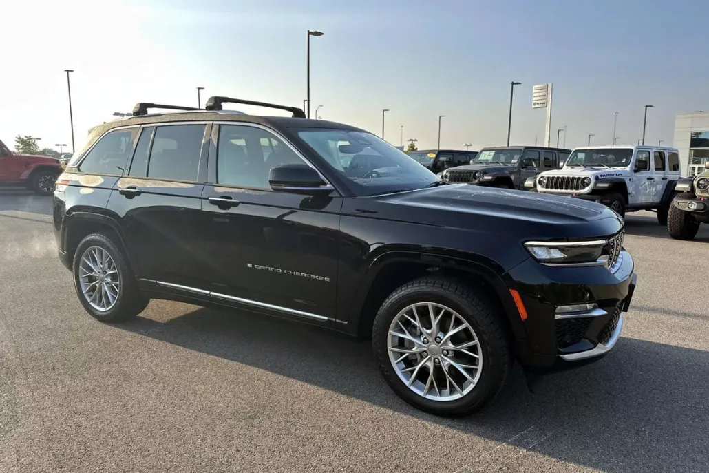2022 Jeep Grand Cherokee Summit 4xe photo 1