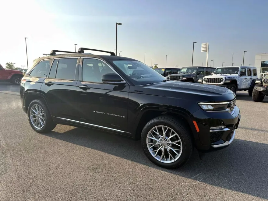 2022 Jeep Grand Cherokee Summit 4xe photo 1
