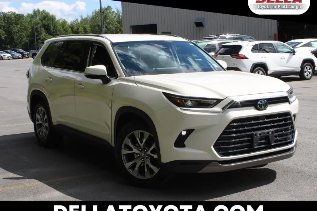 2024 Toyota Grand Highlander Limited photo 1