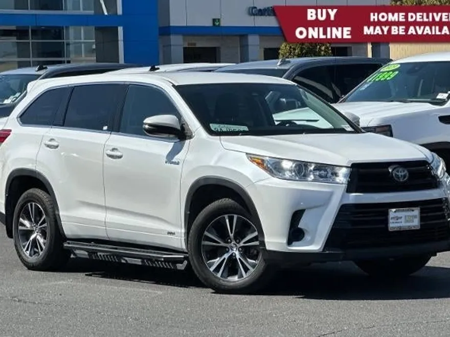 2017 Toyota Highlander Hybrid LE photo 1