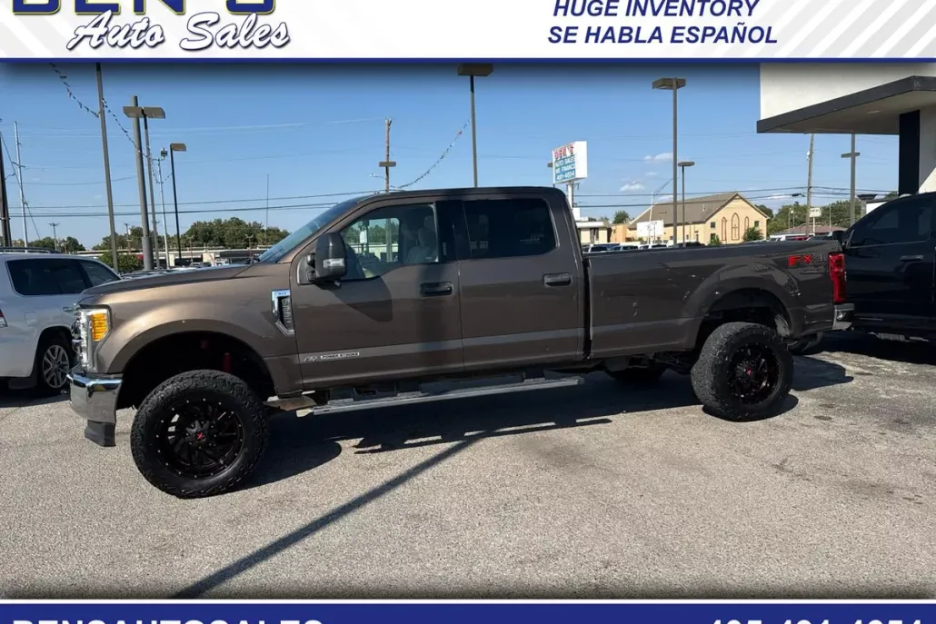 2017 Ford F-350 XLT photo 1