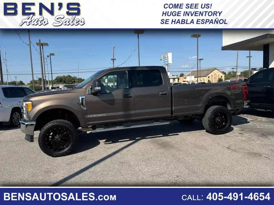 2017 Ford F-350 XLT photo 1