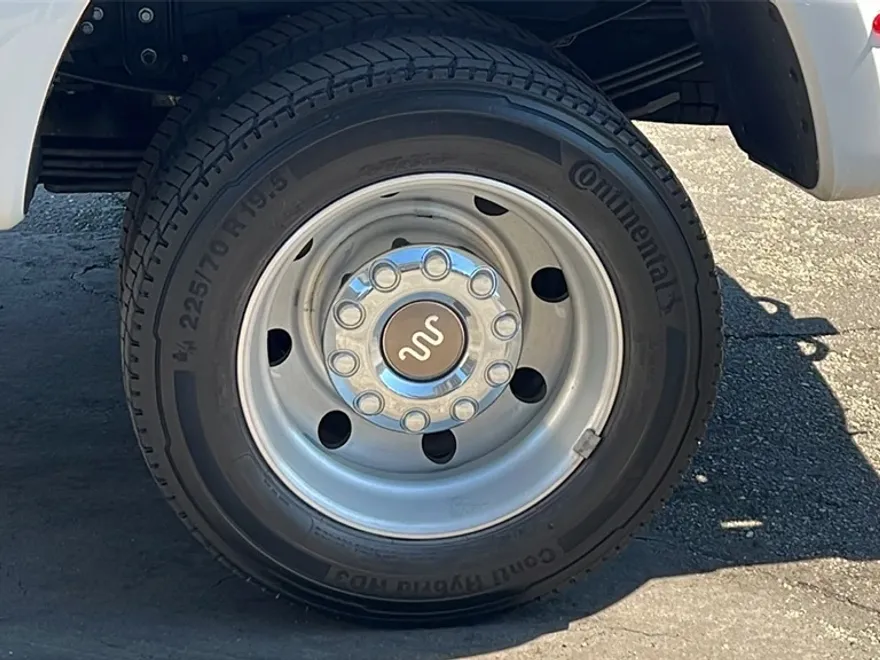 2023 Ford F-450 photo 1