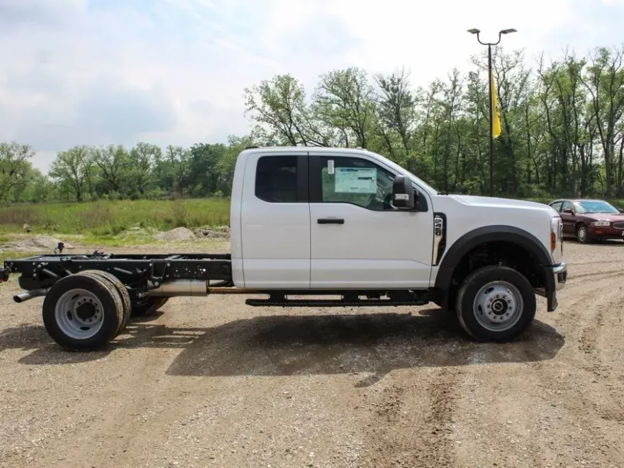 2025 Ford F-450 XL photo 1