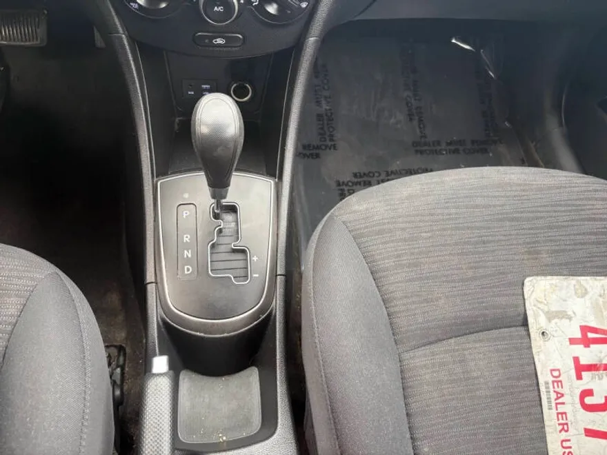 2016 Hyundai Accent SE photo 1