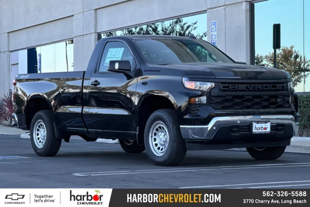 2025 Chevrolet Silverado 1500 photo 1