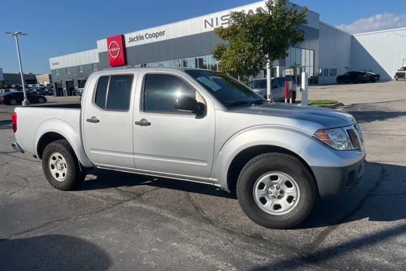 2016 Nissan Frontier S photo 1