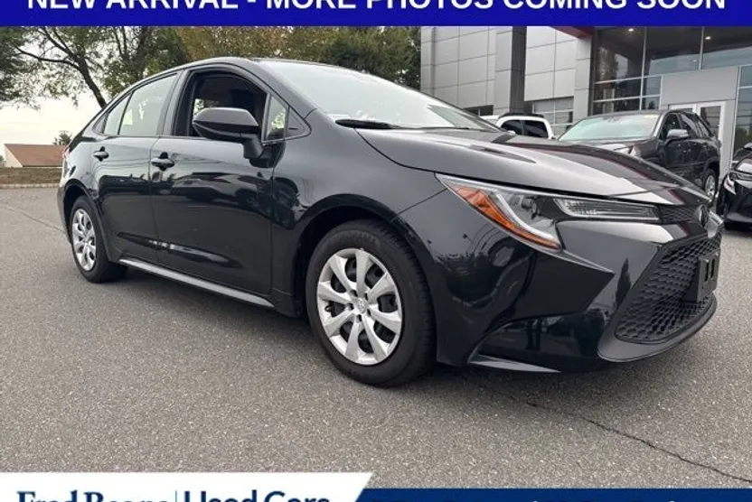2022 Toyota Corolla LE photo 1