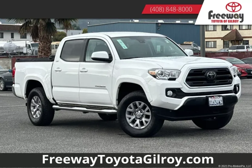 2019 Toyota Tacoma SR5 photo 1