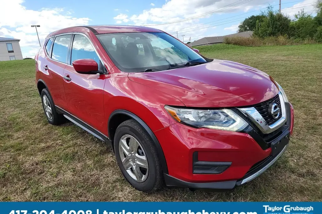 2017 Nissan Rogue S photo 1