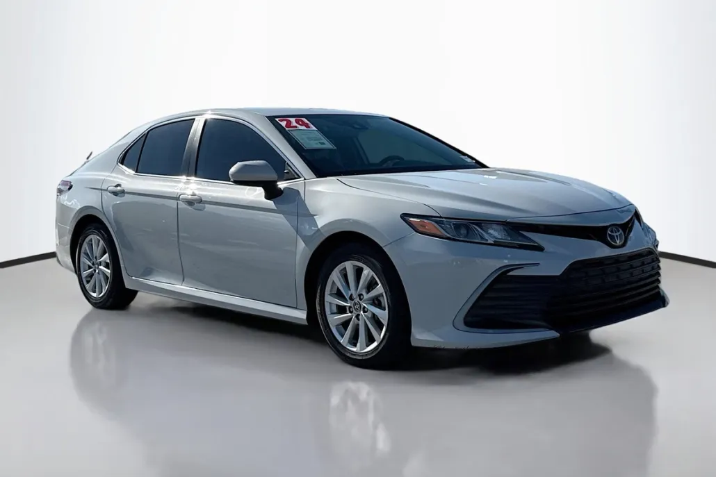 2024 Toyota Camry LE photo 1