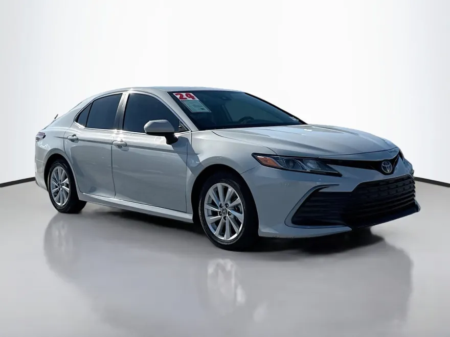 2024 Toyota Camry LE photo 1