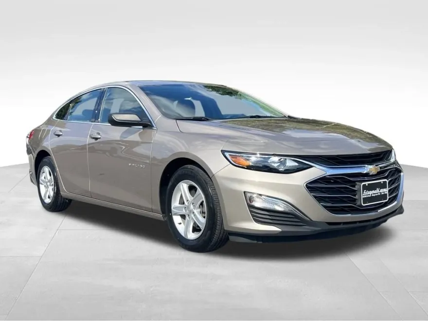 2023 Chevrolet Malibu LS photo 1
