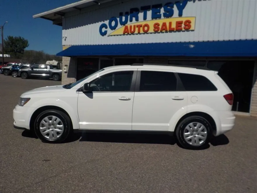 2017 Dodge Journey SE photo 1