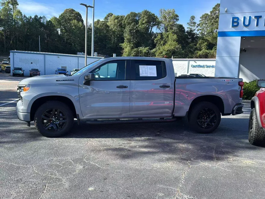 2024 Chevrolet Silverado 1500 Custom photo 1