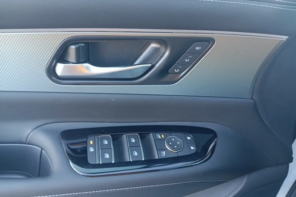 2025 Nissan Murano SL photo 1