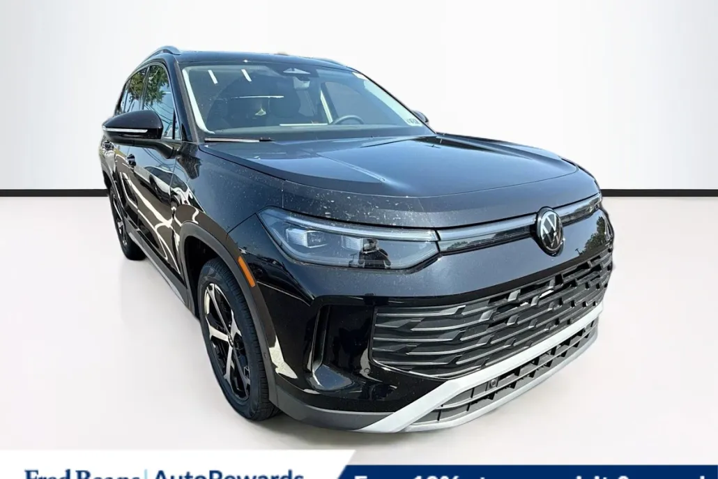 2025 Volkswagen Tiguan SE photo 1