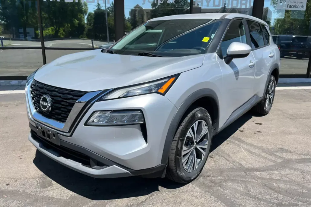 2023 Nissan Rogue SV photo 1