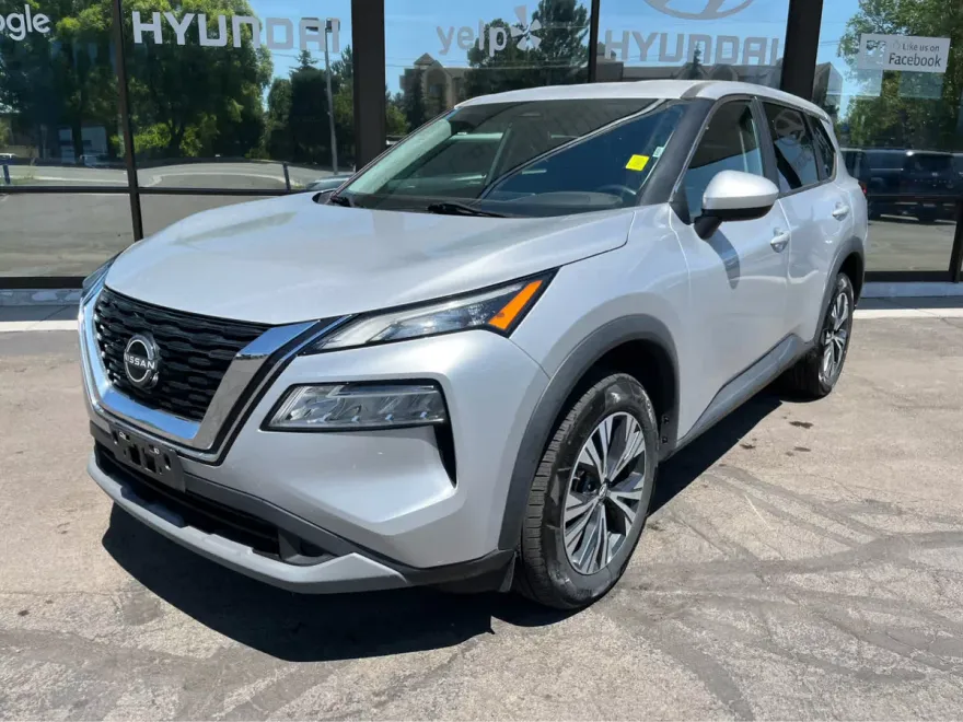 2023 Nissan Rogue SV photo 1