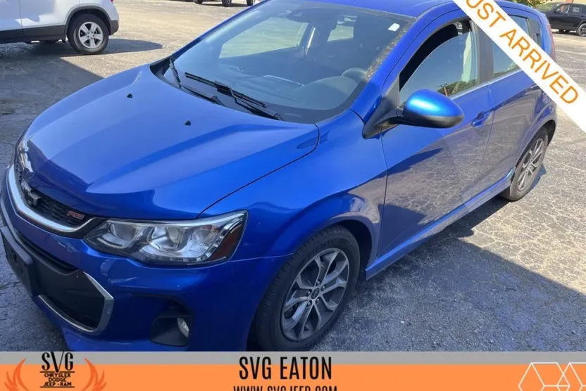 2019 Chevrolet Sonic LT photo 1