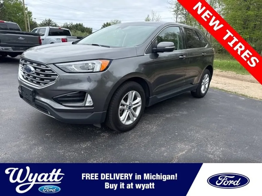 2020 Ford Edge SEL photo 1
