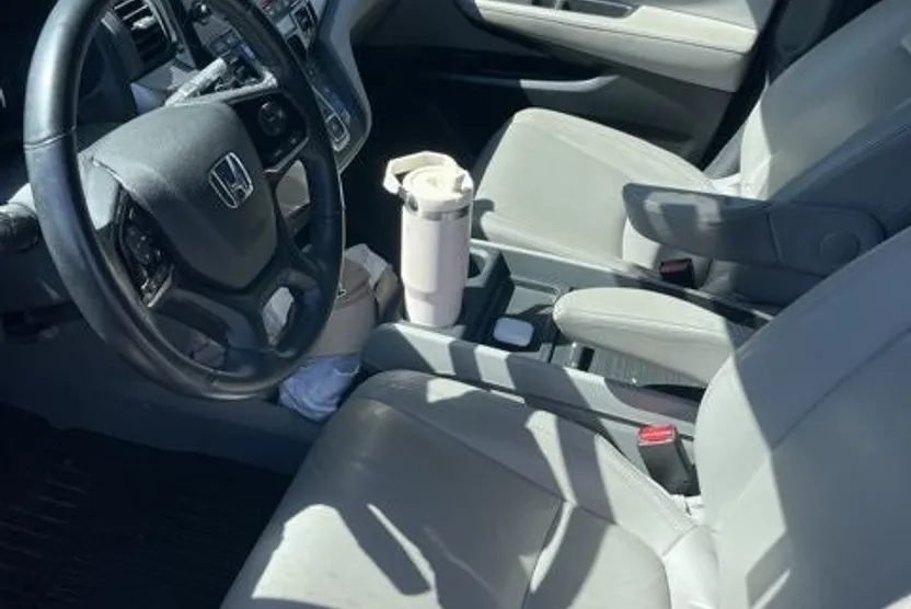2018 Honda Odyssey Touring photo 1