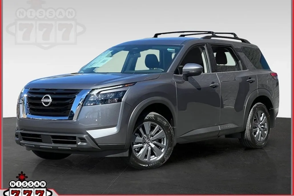 2025 Nissan Pathfinder SV photo 1